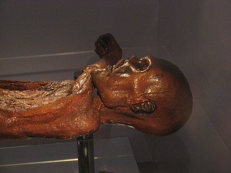 Tatuagens: Otzi é a múmia mais antiga encontrada com marcas no corpo